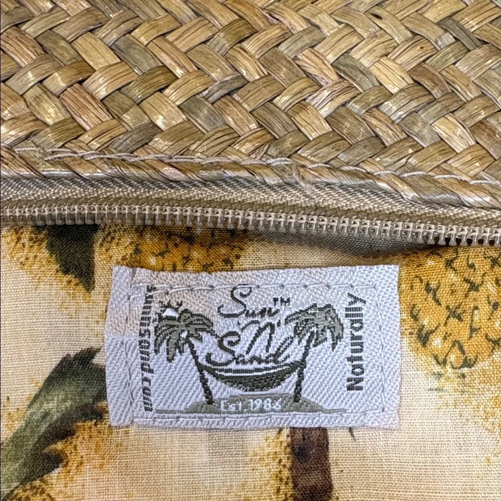 Sun n Sand Woven Straw Wristlet Clutch Pearl Beaded Starfish Summer